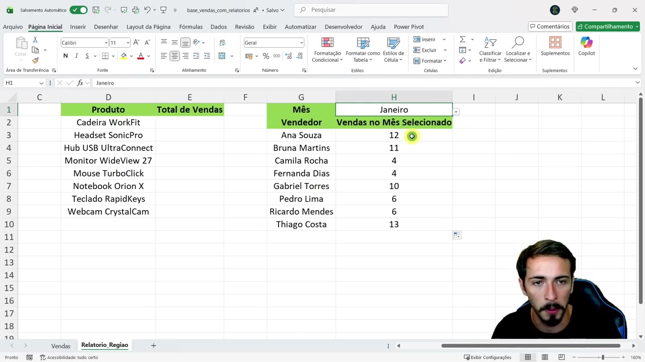 Planilha Excel mostrando relatório de vendas por vendedor com campo de seleção de mês e quantidades ajustadas.